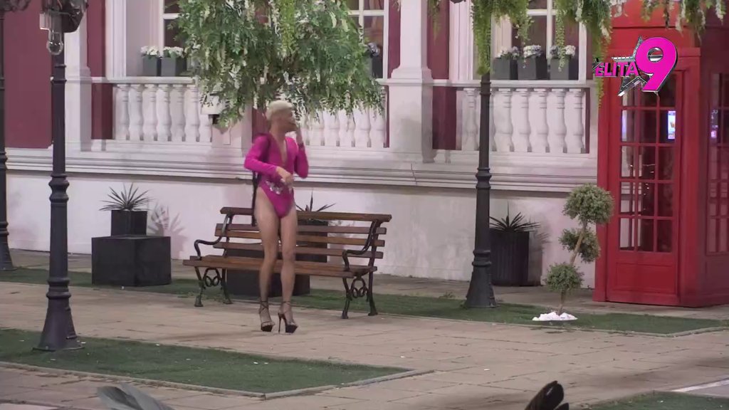 NE VERUJE SVOJIM OČIMA: Stanić ne može da hoda u štiklama, Janjušu krenula para na uši! (VIDEO)
