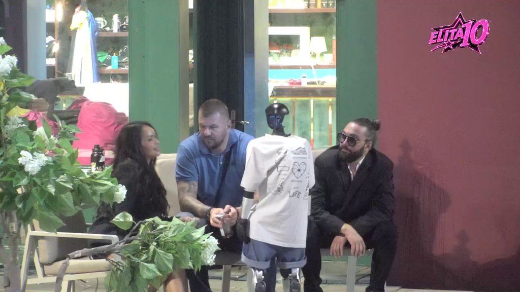 Toša osuo paljubu po Sandri: Smatra da nije iskrena prema Janjušu, a evo šta joj je zamerio! (VIDEO)