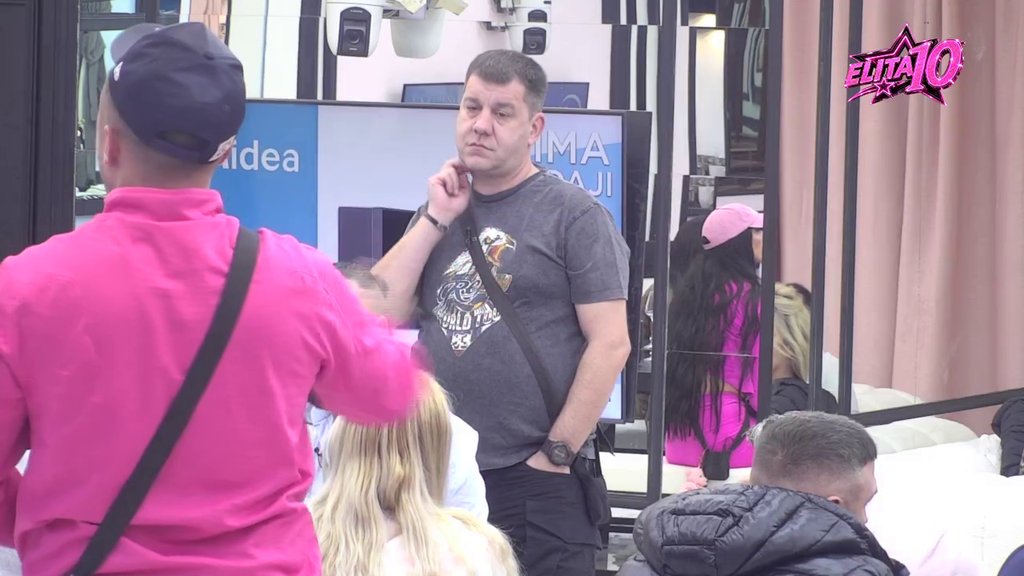 Poršelina prošetala zmijsko telo: Ivan otkrio šta misli o ratu Cara i Karića i ko od njih dvojice je sujetniji, a njegov odgovor sve šokirao! (VIDEO)