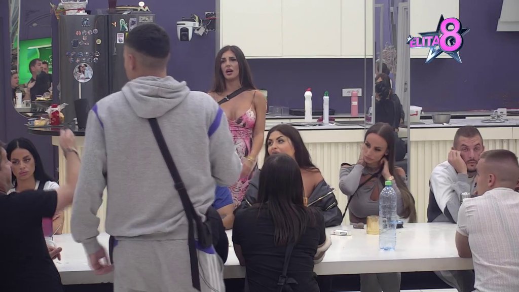 Obrnula ploču: Eni Zlata više NIJE ALKOHOLIČARKA, nazvala je gospođom, pa otkrila: Da ne osećam da sam kriva, ne bi mu nikada dala pristup (VIDEO)