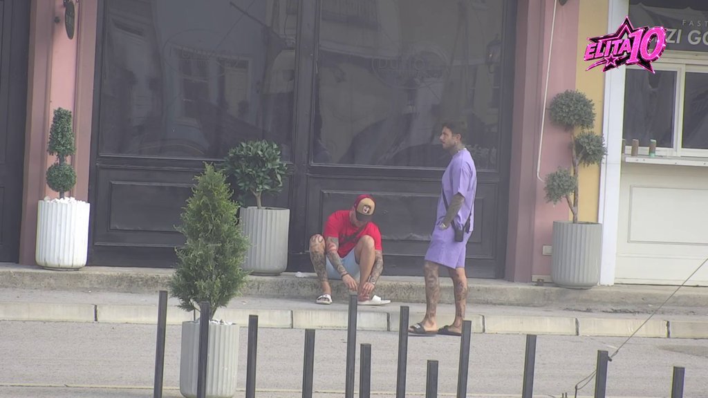 Neko ti devojku naziva DABRICA, VATRENA POMORANDŽA! Mateja prijateljski iskritikovao Đukića, on se jadao zbog Aneli (VIDEO)
