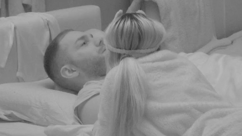 Ostala frapirana! Aneli ne može da veruje da je Anđelo hteo s Kačavendom da ima se*s, pokušala sve da izvuče iz njega (VIDEO)