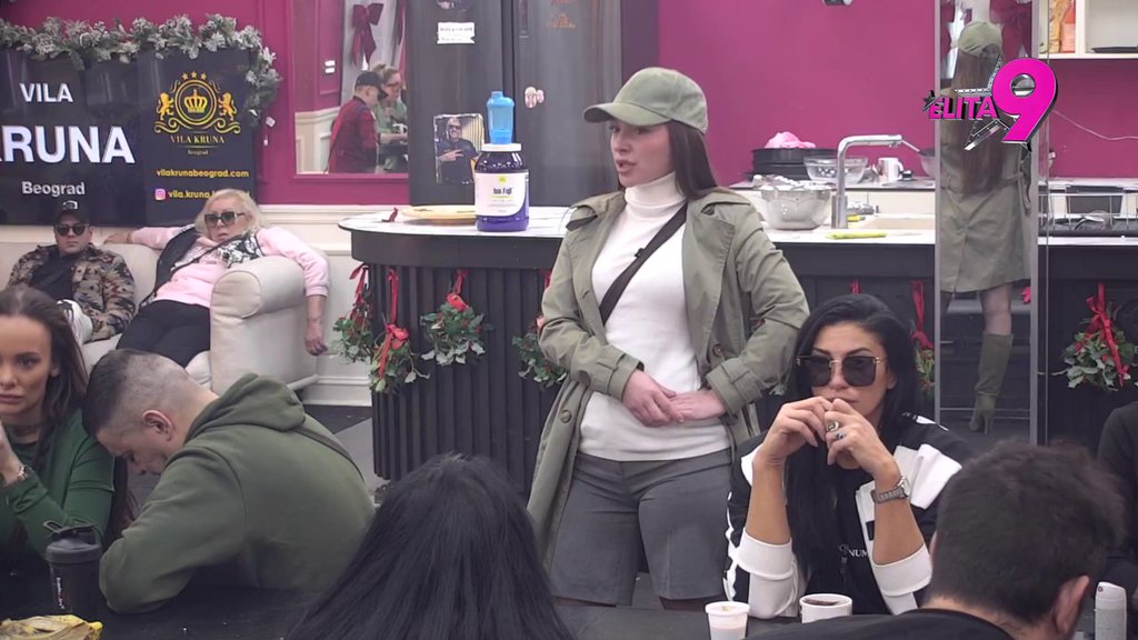 RAZVEZALA JEZIK: Sara Stojanović kao nikad do sada oplela po Sofiji Janićijević, pa negirala da joj je okrenula leđa! (VIDEO)