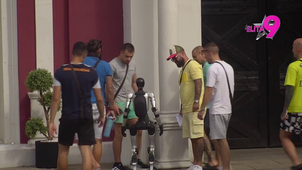 SLAVLJE! Luka okupio svoje saigrače nakon pobede u igrici Velikog šefa, pa zajedno proslavili sa Tošom! (VIDEO)