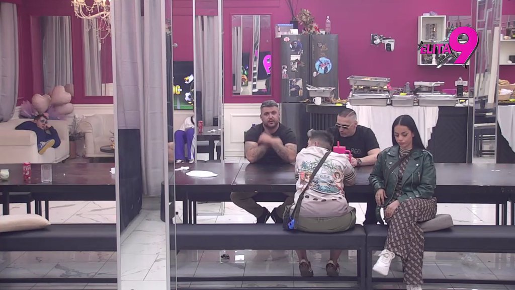 PROVOKACIJE SE SAMO NIŽU: Maja tvrdi da ima keca u rukavu koji može da sravni Asmina sa zemljom, on skupio petlju, pa joj ODBRUSIO! (VIDEO)