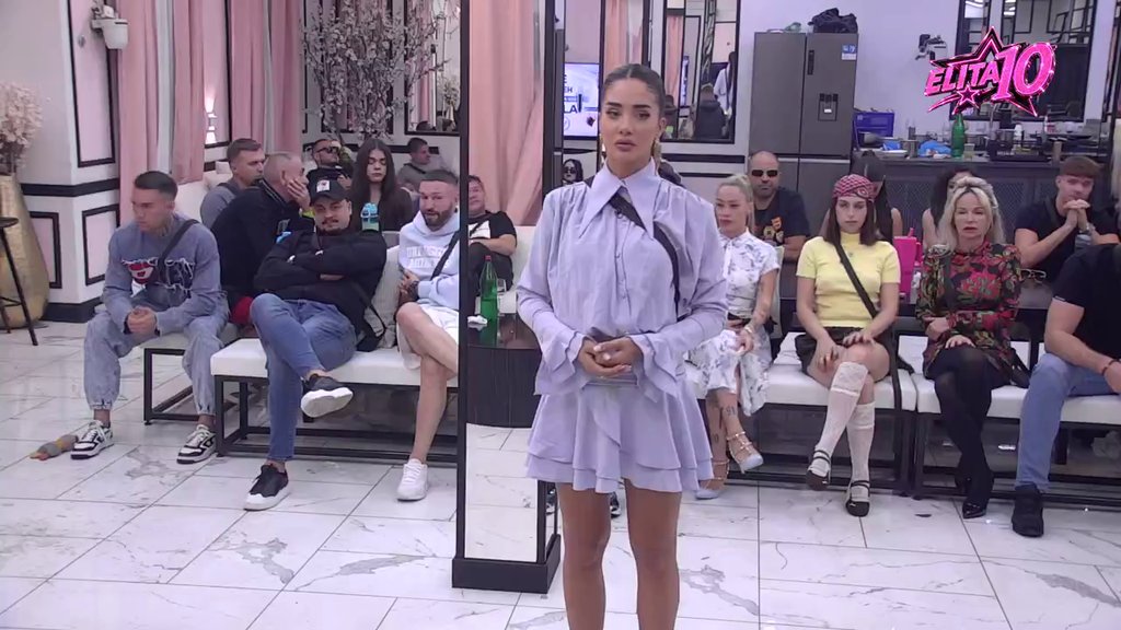 Ostala u totalnom šoku: Anđela zbunjena nakon Carovog priznanja da je zaljubljen u nju, evo koju odluku je donela! (VIDEO)