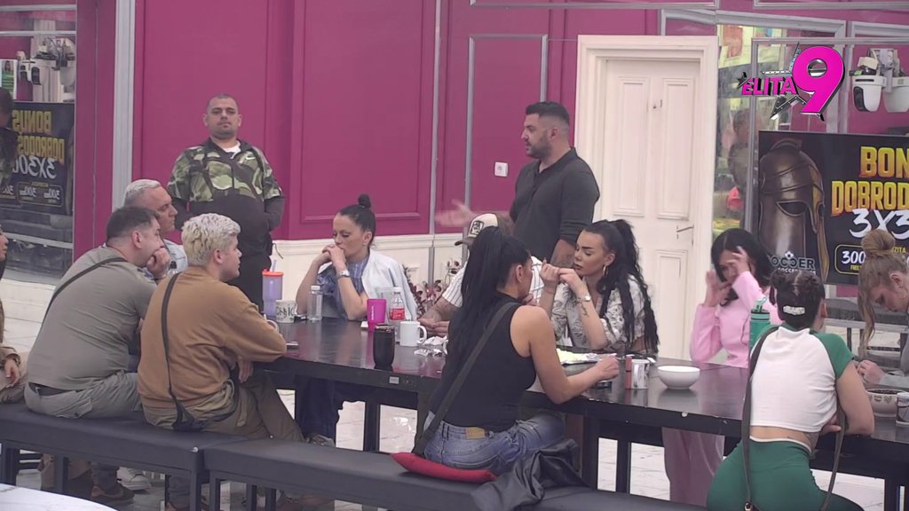 Ne smiriju se: Asmin daje sve od sebe da ponizi Staniju i Aneli, nazvao ih ku*vama, pa pokušao da opere svoje grehe vređajući njih (VIDEO)