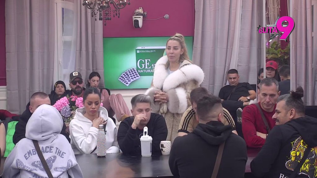 Nastavlja da niže niske udarce: Aneli pokušala da uknali Hanu, pa Kačavendi najavila rat do istrebljenja! (VIDEO)