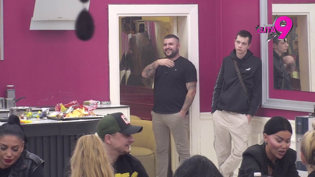 One se druže jer se plaše jedna druge: Teodora detaljno izanalizirala performanse Maje i Aneli, a evo gde su lutali Asminovi pogledi (VIDEO)