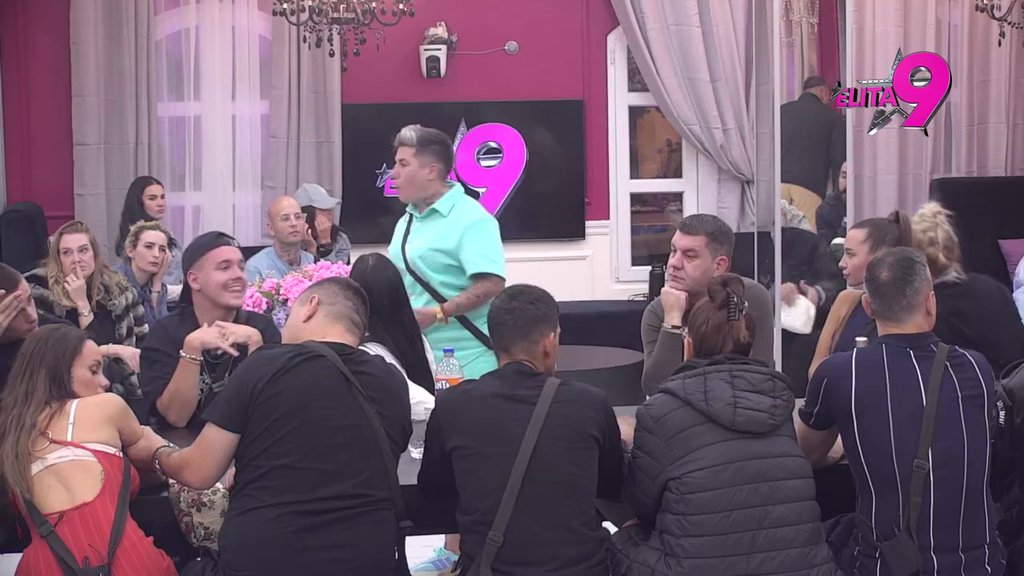Palo priznanje: Sara obelodanila sve o poljupcu s Anđelom, Ivan potonuo kao Titanik! (VIDEO)
