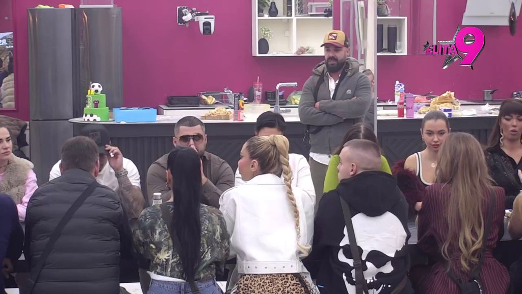 Ovo je Noa Vujović, dozvolio si da mu se preti: Luka izlaganjem o Asminu izazvao muk, pa probudio gnev kod Aneli: Mama ga je nagovarala da ti priča da si BLAM, pisala mi je... (VIDEO)