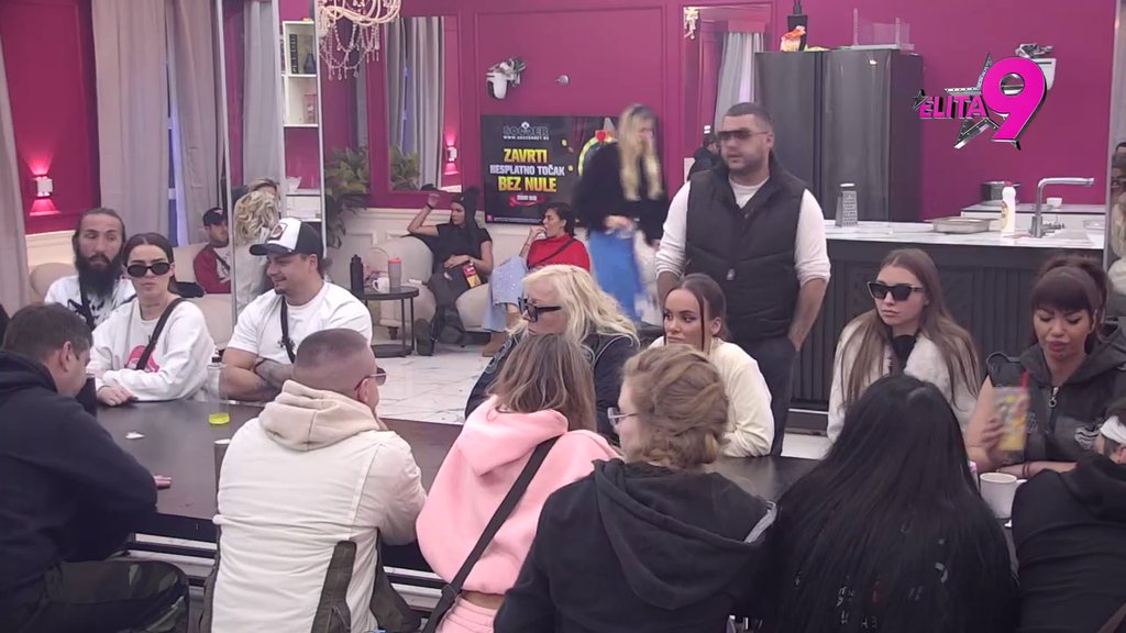 Zakucali na samom početku ankete: Aneli demolirala bivše momke, pa od Asmina dobila povratnu brzinom svetlosti (VIDEO)