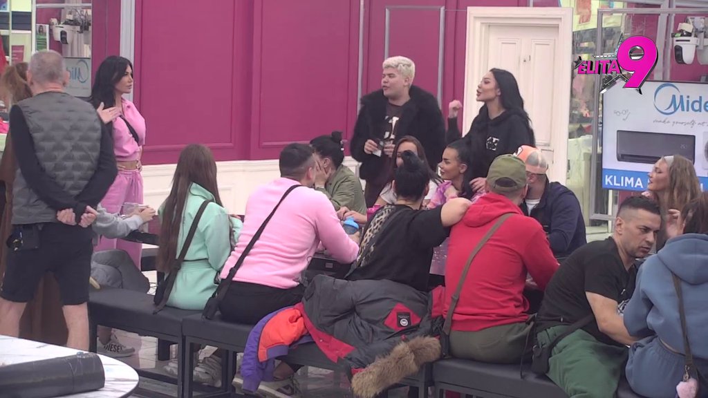 Maja pokušala da POTKAČI Uroša, on je POMEO KAO METLOM: Ne mešam se u tvoju užu specijalnost! (VIDEO)