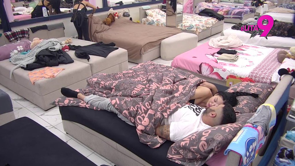 NIJE JOJ TREBALO DUGO! Maja napada Asmina za poglede, odmah mu uvela restrikcije (VIDEO)