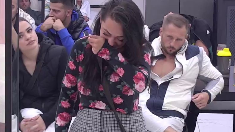 JEZIVA REAKCIJA STOJINOG SINA: Rada misli da je trudna, plače i jeca na sav glas! Milan hladnokrvno poručio da joj ništa ne veruje (VIDEO)