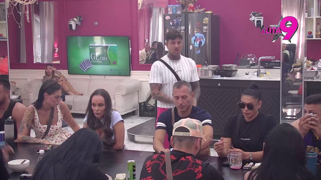 Sreća nije u materijalizmu! Đukić ponovo pokazao zube Staniji, žestoko je potkačio: Rekla si da ti je Marko najveća ljubav, a onda... (VIDEO)