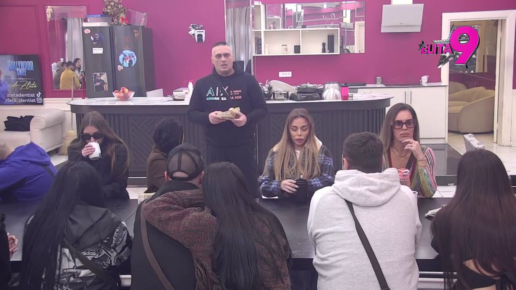 Uvlačiš se ljudima, a ne podnosiš ih! Jakšićka RAZNELA LUKSA na komade, otkrila koga NAJVIŠE MRZI, a druži se sa njima! (VIDEO)