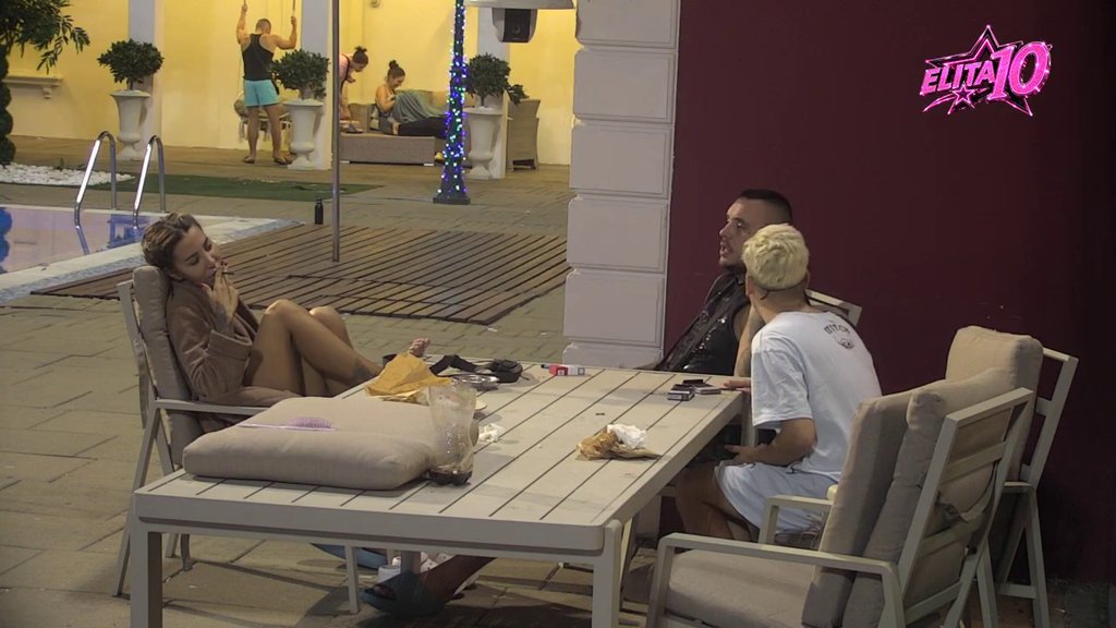 Nikad ne bih pala na tebe: Aneli ponovo izaziva Cara, on joj priznao da ako se zainati neće biti dobro! (VIDEO)