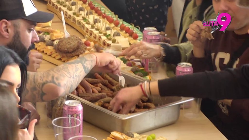 U Elitu stiglo pismo Hanine majke: Zavladao totalni muk, Nerio sluša i guta knedle (VIDEO)