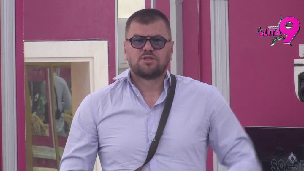 Rešio da promeni frizera: Janjuš našao zamenu Urošu, evo ko mu sad sređuje frizuru! (VIDEO)