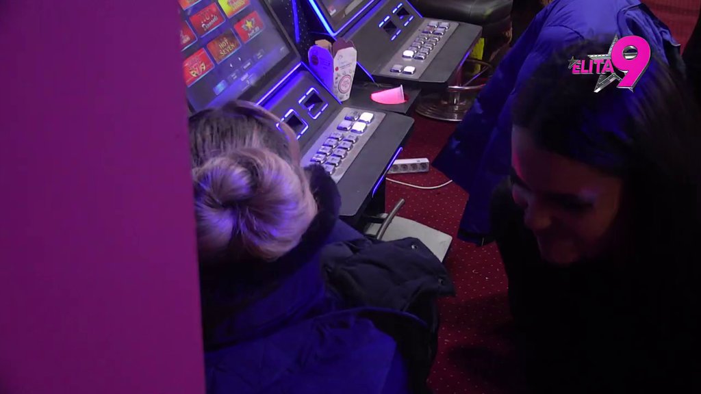 Sestre po suzama: Nakon poljupca Janjuša i Saške, Aneli i Jovana udarile po pljuvačini (VIDEO)