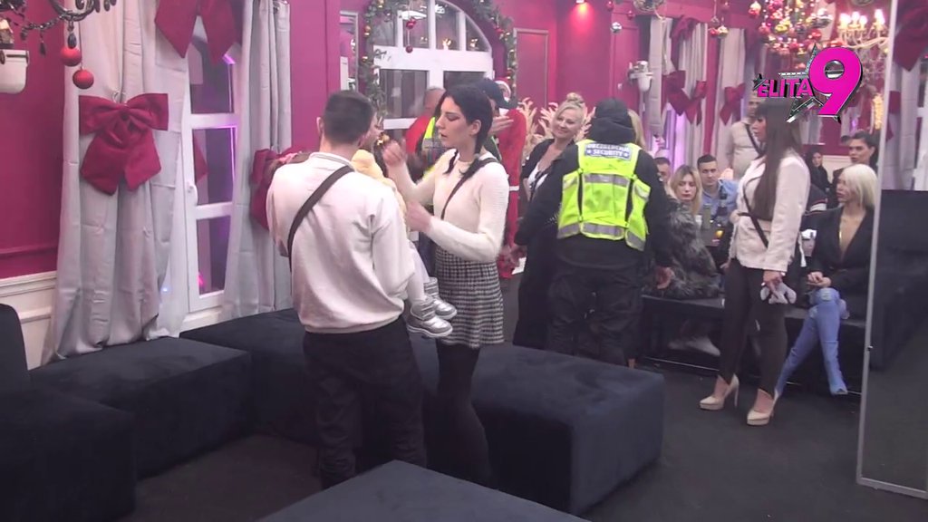 Slušaj me ti veštice, moje dete nećeš dirati! Hana doživela pomračenje, pa se obračunala sa Groficom, njena mama zapušila usta svim dušmanima (VIDEO)