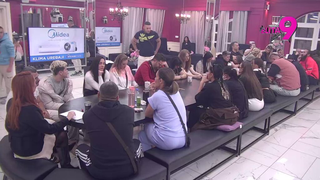 Stanojlovićeva prebledela kao krpa: Anđelo postao Anitin zakleti NEPRIJATELJ, žestoko udario po njoj (VIDEO)