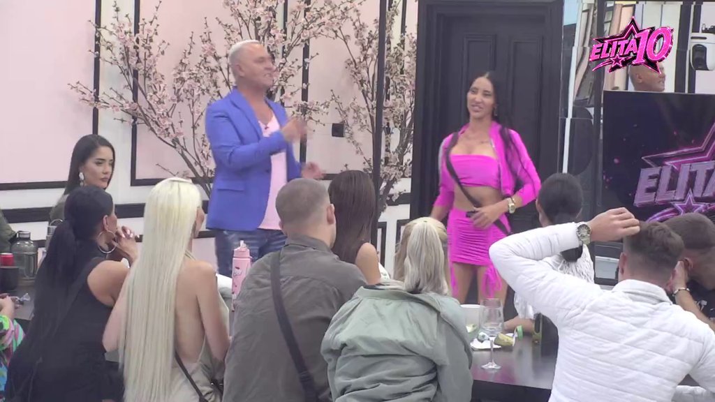Profuknjačo, videli smo sve sada: Jakšićka na meti udara zbog snimka sa Carem, on priznao sve: Ti si trezna otišla sa mnom tamo (VIDEO)