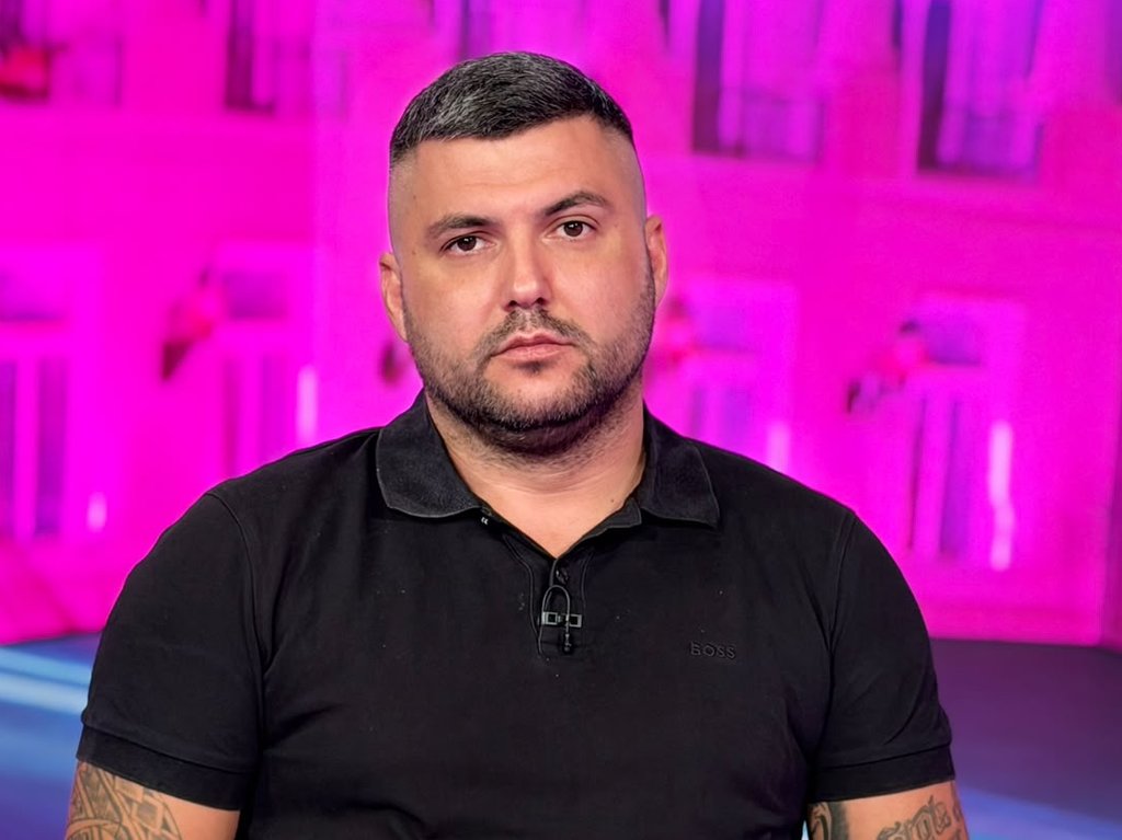 Nora nakon tri godine u očevom zagrljaju: Pogledajte emotivni susret Asmina i ćerke! (VIDEO)