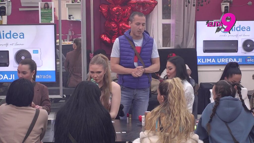 Miki Dudić žestoko zamerio Aneli jednu stvar: Pokušao da se naljuti, ali ona uspela da ga šarmira osmehom! (VIDEO)