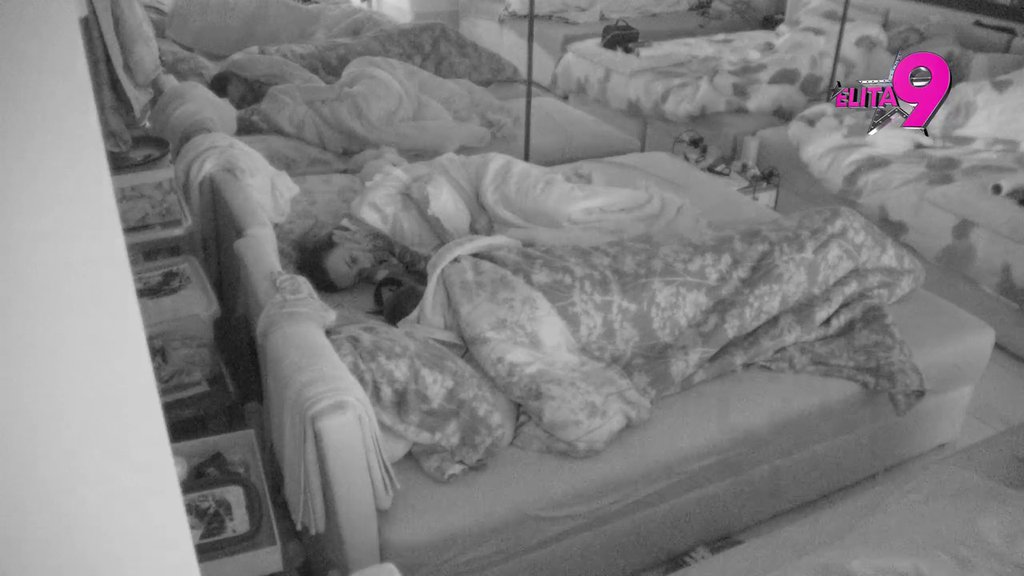 Ne mogu da pređem preko ovoga, jače je od mene: Teodora ne prestaje da šokira ponašanjem, Bebica joj sasuo sve u lice (VIDEO)