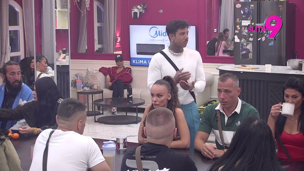 UHVATIO SAM NJENE POGLEDE: Đukić progovorio o Teodori, ona mu prebacila Aneli i njihovo druženje (VIDEO)