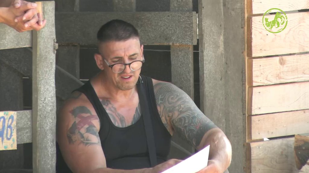 HIT reakcija Kristijana Golubovića na Božino pismo posvećeno Eleni: DOJKO BEZ MLEKA IZ IRIGA, JE L' SE OVAKO PIŠE...? (VIDEO)