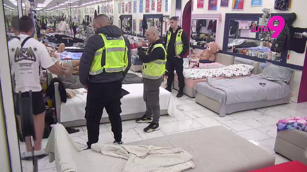 KARAMBOL! Terza unakazio Teodoru brutalnim prozivkama i otkrio da je prevarila Bebicu sa njim: K*rao sam te u kolima! (VIDEO)