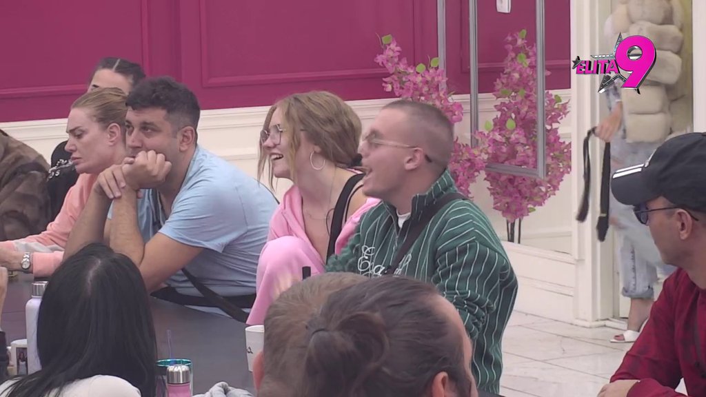 Pomrsila sve konce podelom: Zorica naletela ne žestoku osudu zbog poniženja Mikija Dudića, ovim potezom pokušala da se izvadi (VIDEO)