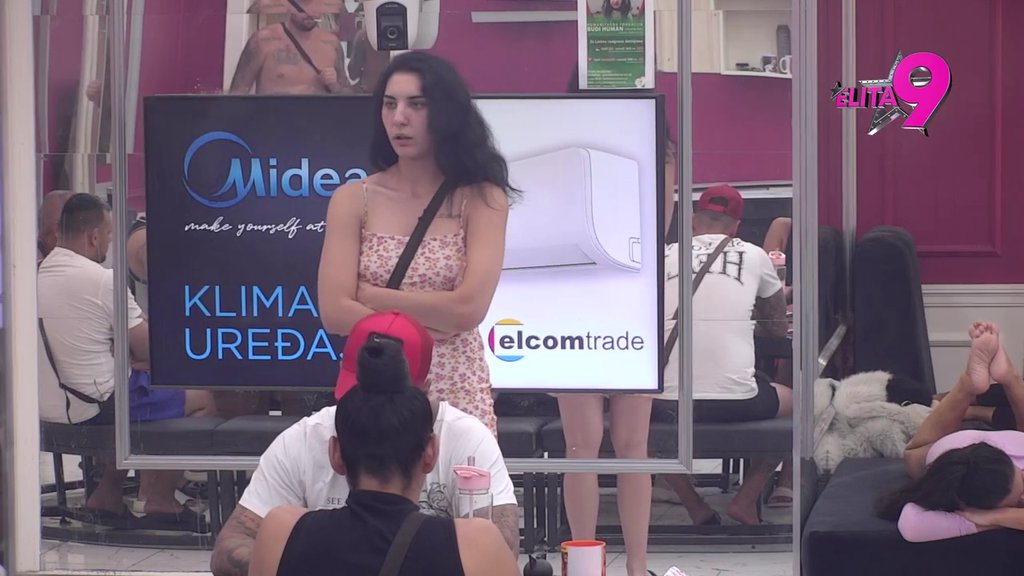 Nema kraja blamiranju Sofije Janićijević: Danima se drpa sa Terzom, a sad pred svima izvisila za pomirenje! (VIDEO)