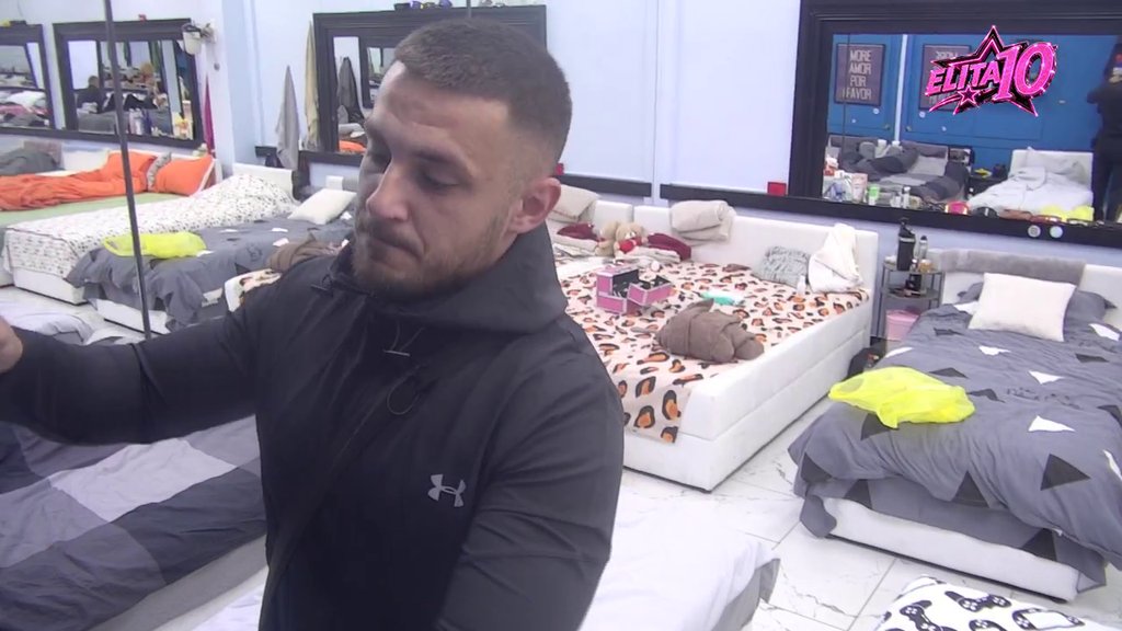 Vrebaju poput kobri: Dača i Laura prave strategiju kako da Marku privuku pažnju! (VIDEO)