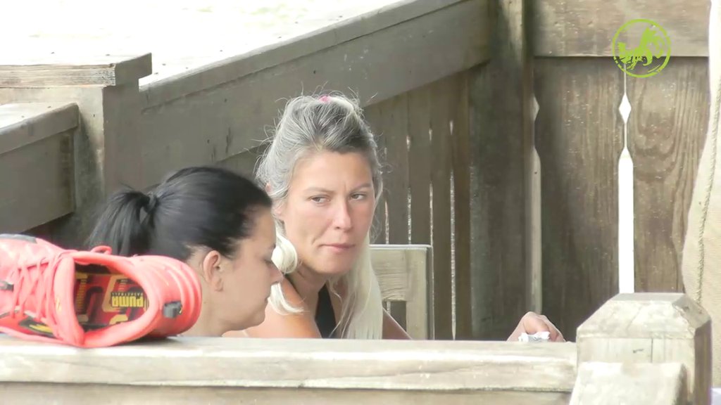 VREME JE ZA PREDAH! Aleksandra spremila DORUČAK za Elenu i nju, Boža brže bolje potrčao da im se pridruži (VIDEO)