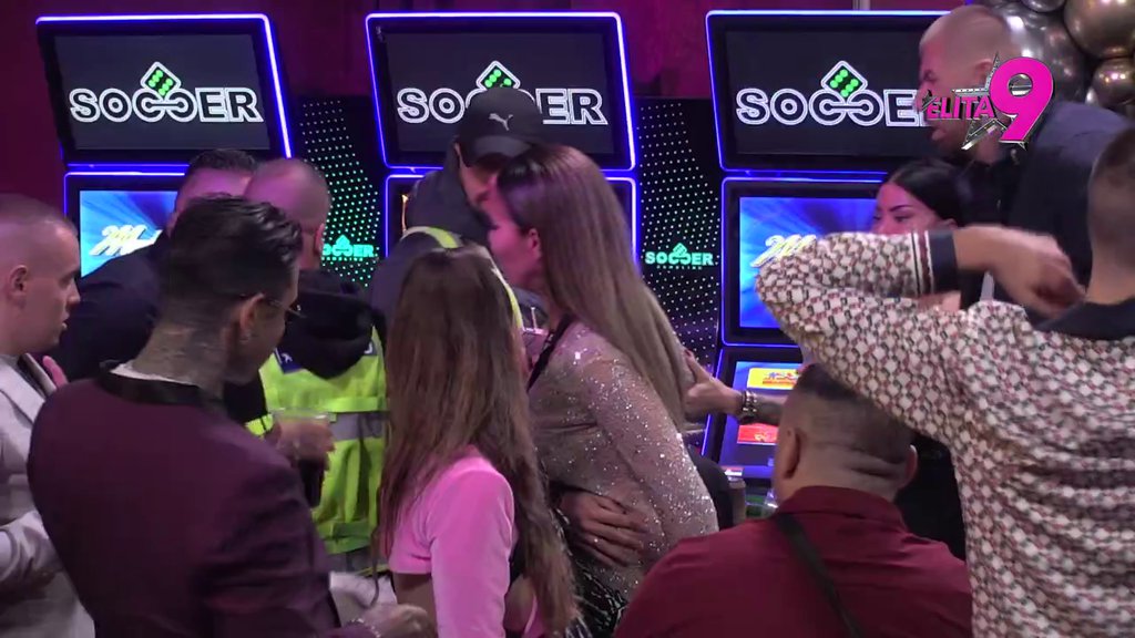 OVO NIKO NIJE OČEKIVAO: Kačavenda doživela pomračenje, ušla u sukob sa Asminom zbog piva (VIDEO)