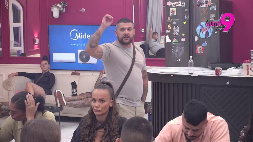 Asmin i Maja više nemaju opravdanje za svoje postupke, pa Stanija i Aneli ušle u ozbiljan klinč: Išli su da ti isteruju demone! (VIDEO)
