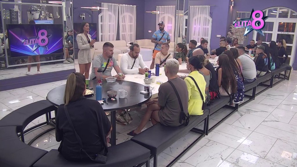 NA STUBU SRAMA: Luka žestoko osuđen zbog ponašanja prema Aneli, takičari ne veruju šta su videli svojim očima! (VIDEO)