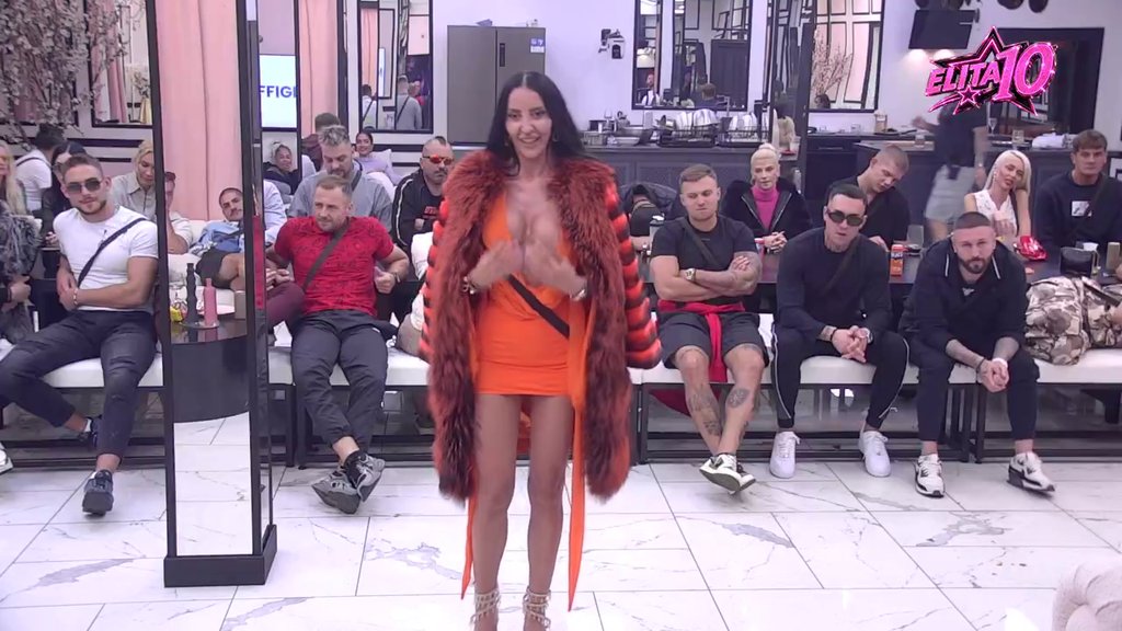 Verovatno je demolirala stan: Poršelina preponosna na sebe jer je Careva još jedna recka u nizu, cveta jer se osvetila Maji Marinković! (VIDEO)