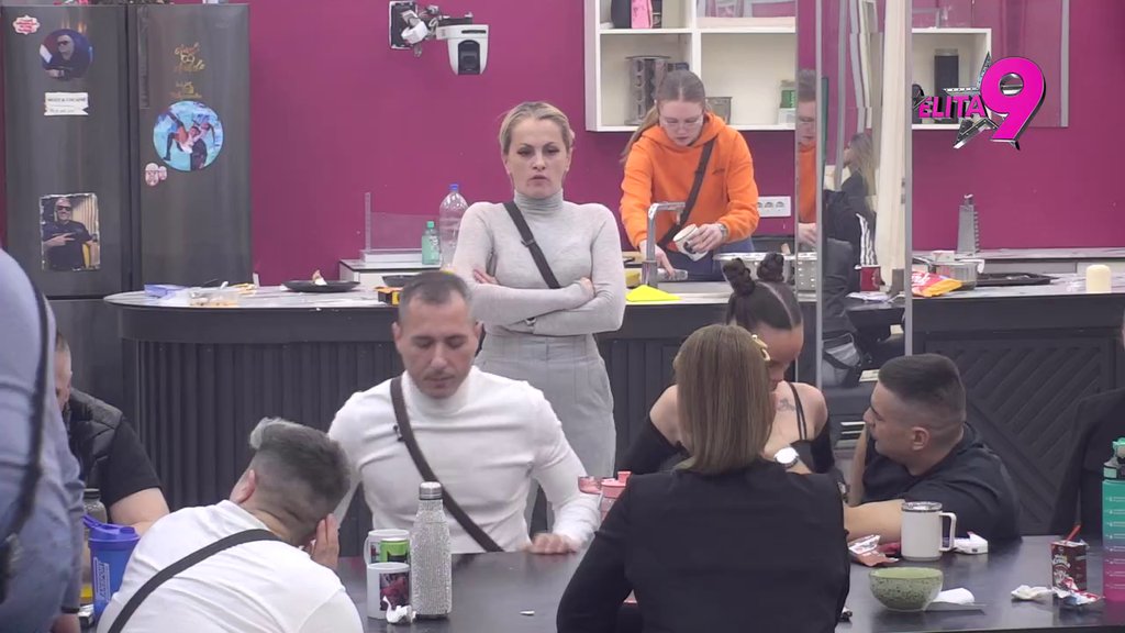 Neću ti se pop*šavati po klavijaturi, kao ti meni po diplomi: Jovana sa Sorbone demolirala Mikija Dudića pred svima, pa ga nazvala moralnim patuljkom (VIDEO)