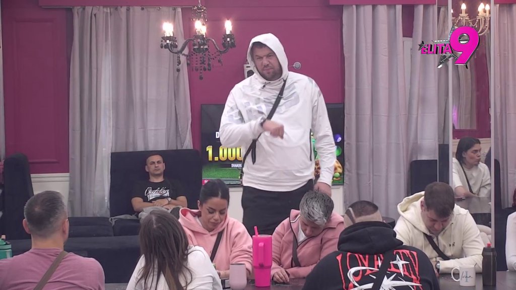 Dečko od 19 godina te savetuje: Janjuš bez zadrške udario na Kačavendu, razvukao njeno dostojanstvo po patosu (VIDEO)