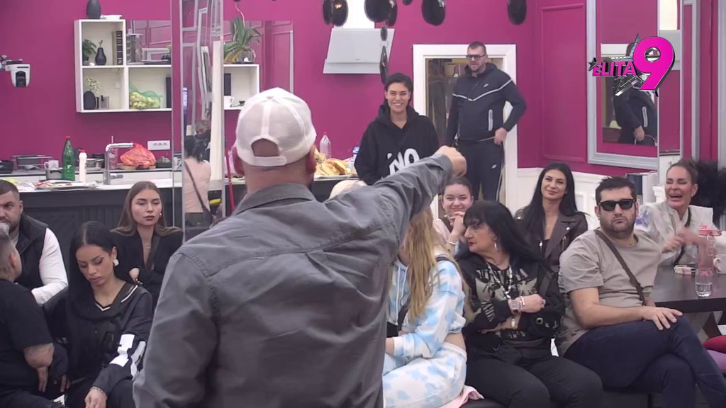 Anđela ne vadi iz usta: Aneli ne može da podnese Lukin glas, Vujović skočio na nju i Asmina, izvređao ga kao nikad (VIDEO)