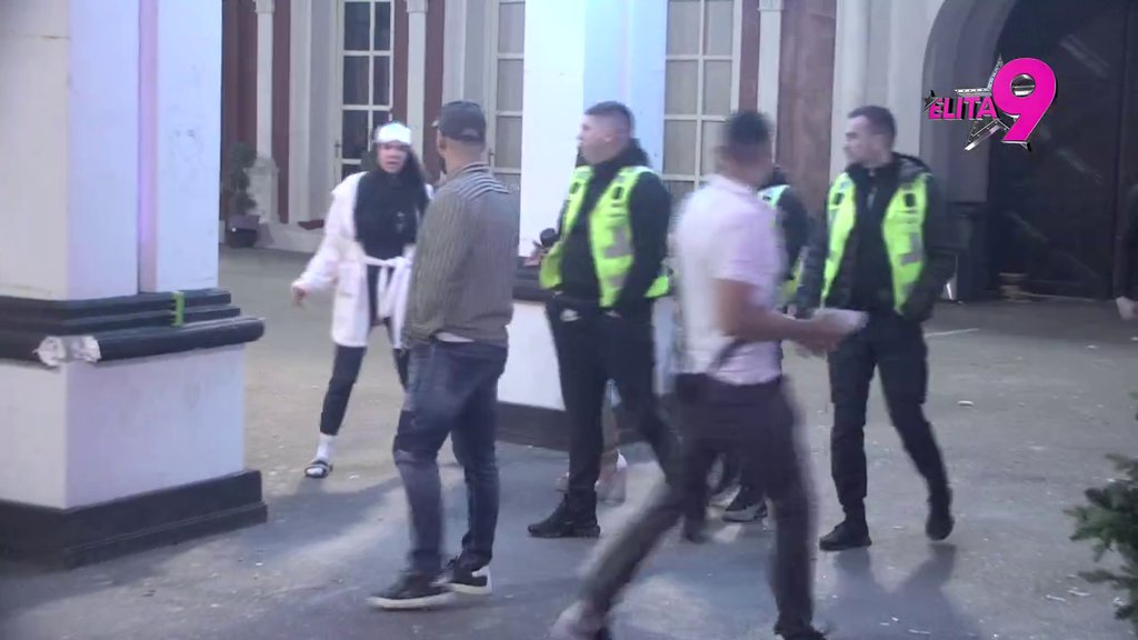 MUNJEVITA REAKCIJA VELIKOG ŠEFA! Anita kažnjena, moraće da snosi posledice zbog kršenja pravila Bele kuće!