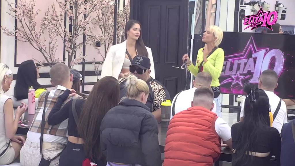Jasenka između dve vatre! Pravdala se Miljani da nju više voli, pa onda umalo pala na kolena pred Anđelom, ne zna gde će (VIDEO)