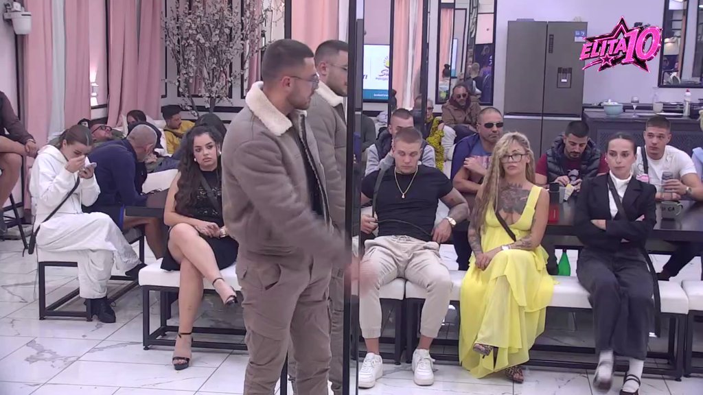U kakvog sam debila izrastao, trebao je otac još više da me tuče: Stefanović odgovorio Sanjinoj mami, pa otkrio istinu o 30.000 evra (VIDEO)