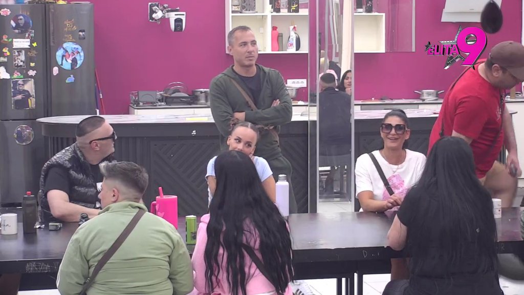 Promenio taktiku: Đukić pred svima stao u zaštitu Dače i Uroša Stanića, oni procvetali! (VIDEO)