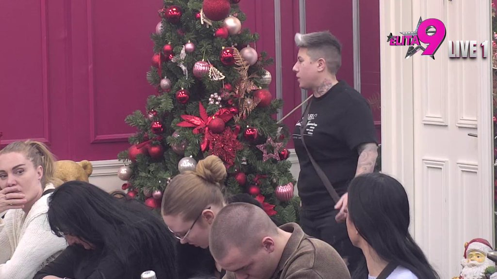 Ubio je kompleks: Matora pocrvenela od besa zbog Karića i Anite, svima postalo jasno da i dalje voli bivšu ženu! (VIDEO)